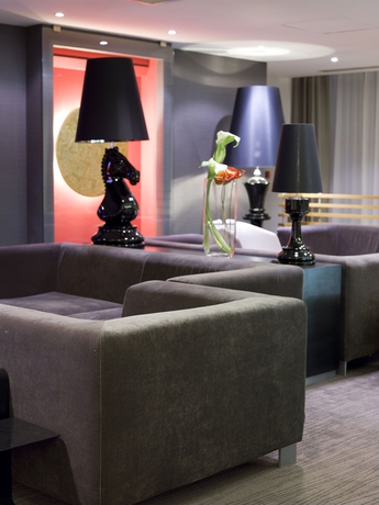 Imagen de los interiores del Hotel Novotel Saint Petersburg Centre. Foto 12