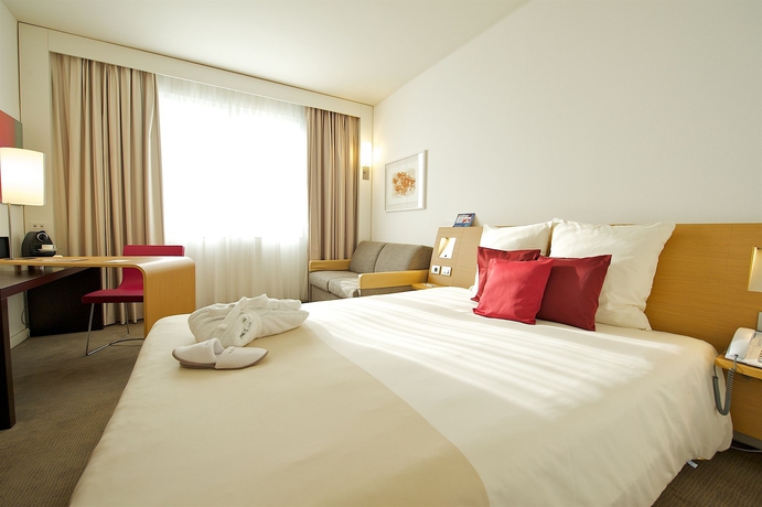 Imagen de la habitación del Hotel Novotel Salerno Est Arechi. Foto 10