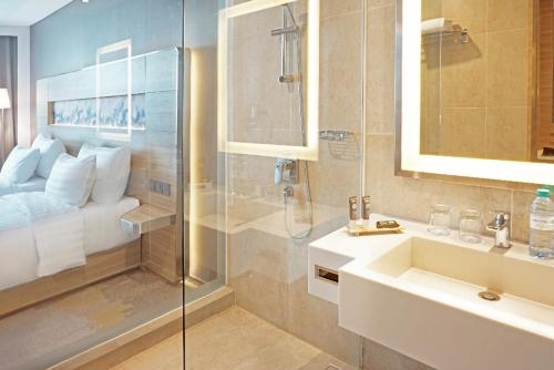 Imagen de la habitación del Hotel Novotel Samator Surabaya Timur. Foto 8