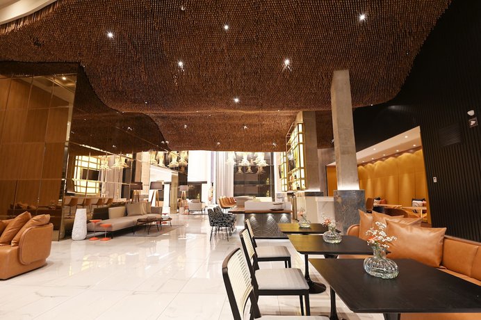 Imagen del bar/restaurante del Hotel Novotel Santa Cruz De La Sierra. Foto 2