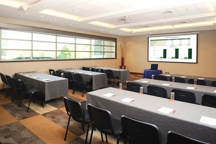 Imagen de los interiores del Hotel Novotel Santiago Las Condes. Foto 12