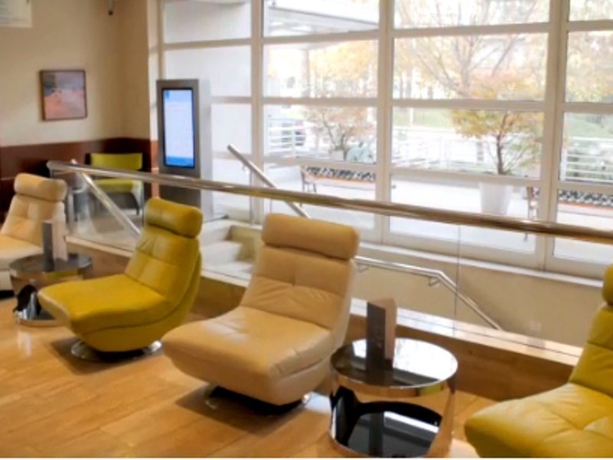 Imagen general del Hotel Novotel Santiago Vitacura. Foto 3