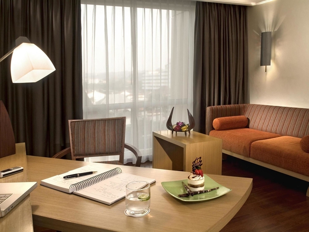 Imagen de la habitación del Hotel Novotel Semarang. Foto 4