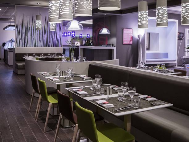 Imagen del bar/restaurante del Hotel Novotel Setif. Foto 2