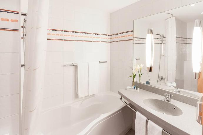 Imagen general del Hotel Novotel Sevilla. Foto 13