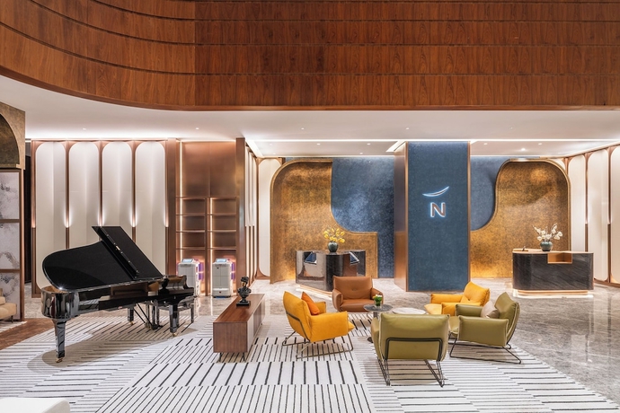 Imagen de los interiores del Hotel Novotel Shanghai Baoshan Jiusi. Foto 16