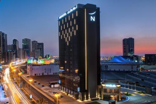 Imagen de los exteriores del Hotel Novotel Sharjah Expo Centre. Foto 12