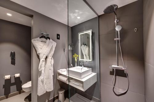 Imagen de la habitación del Hotel Novotel Sharjah Expo Centre. Foto 10