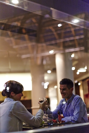 Imagen del bar/restaurante del Hotel Novotel Sheffield Centre. Foto 7