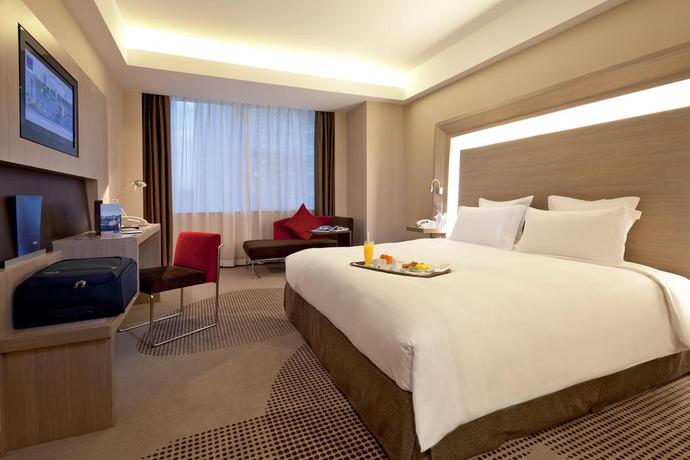 Imagen de la habitación del Hotel Novotel Shenzhen Watergate. Foto 2