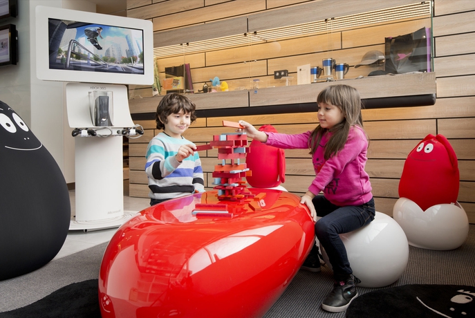 Imagen de los interiores del Hotel Novotel Sofia. Foto 15