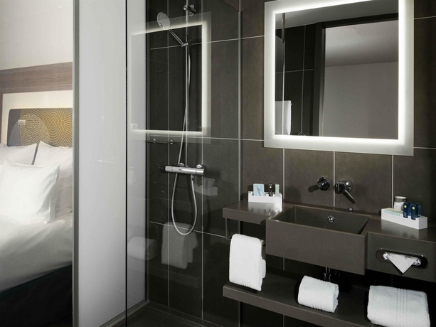 Imagen de la habitación del Hotel Novotel Sofia. Foto 12