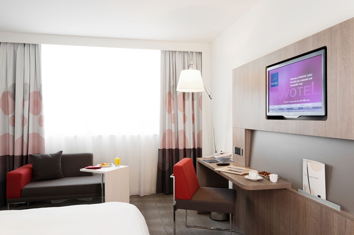 Imagen de la habitación del Hotel Novotel Sofia. Foto 13