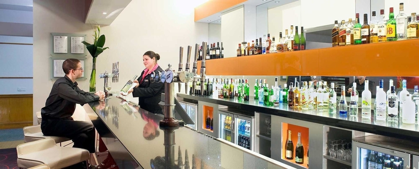Imagen del bar/restaurante del Hotel Novotel Southampton. Foto 5