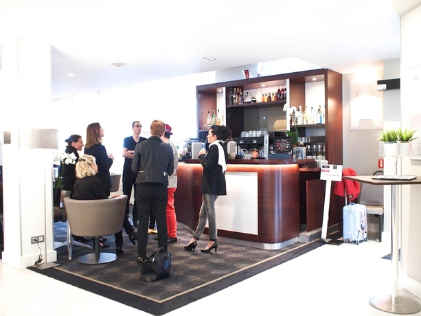 Imagen de los interiores del Hotel Novotel Spa Rennes Centre Gare. Foto 12