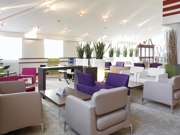 Imagen del bar/restaurante del Hotel Novotel Stevenage. Foto 10