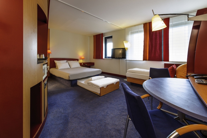 Imagen de la habitación del Hotel Novotel Suites Berlin City Potsdamer Platz. Foto 15