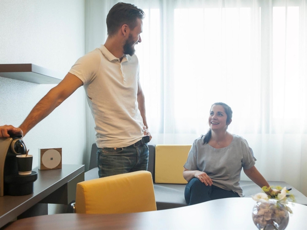 Imagen de la habitación del Hotel Novotel Suites Cannes Centre. Foto 11