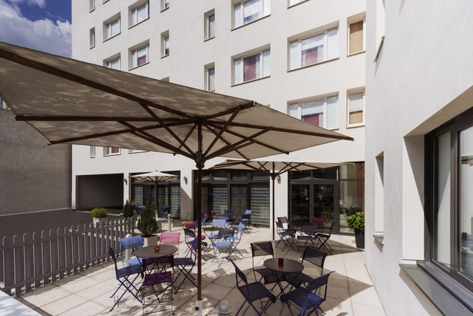Imagen de los exteriores del Hotel Novotel Suites Clermont Ferrand Polydome. Foto 13