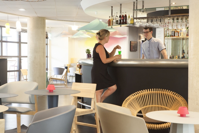 Imagen del bar/restaurante del Hotel Novotel Suites Gare Lille Europe. Foto 7