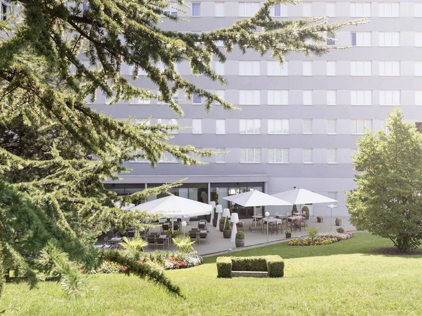 Imagen del bar/restaurante del Hotel Novotel Suites Geneve Aeroport. Foto 10