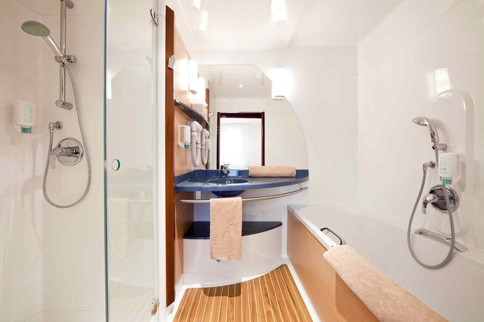 Imagen de la habitación del Hotel Novotel Suites Geneve Aeroport. Foto 12