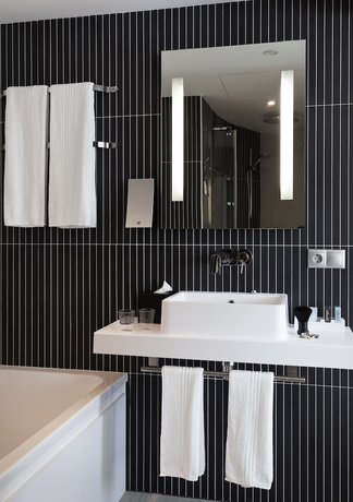 Imagen de la habitación del Hotel Novotel Suites Malaga Centro. Foto 12