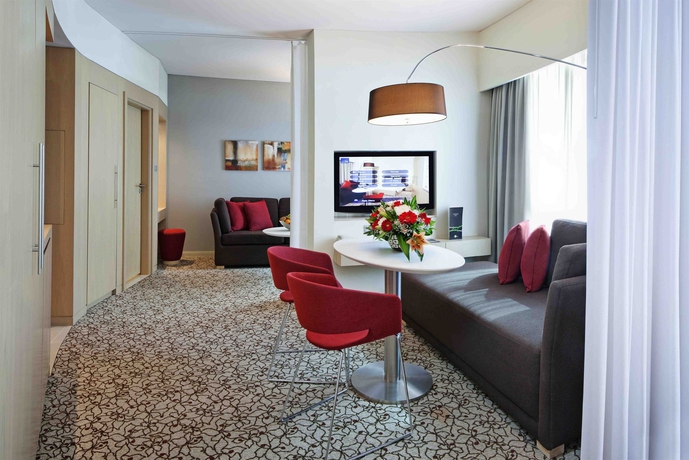 Imagen de los interiores del Hotel Novotel Suites Mall Avenue Dubai. Foto 11