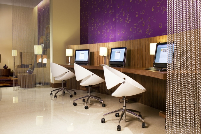 Imagen de los interiores del Hotel Novotel Suites Mall Avenue Dubai. Foto 12