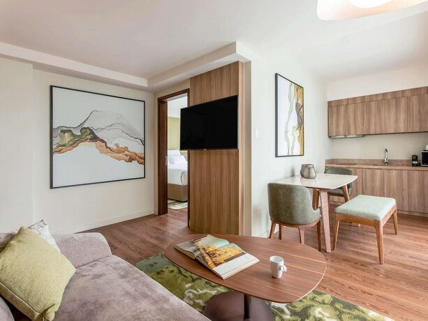 Imagen general del Hotel Novotel Suites Manila At Acqua. Foto 5