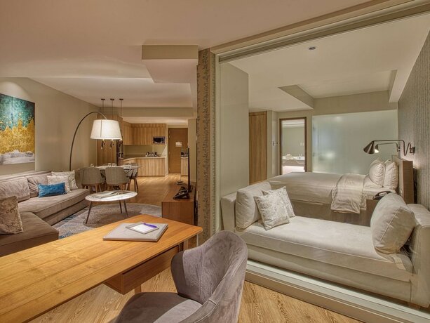 Imagen de la habitación del Hotel Novotel Suites Manila At Acqua. Foto 21