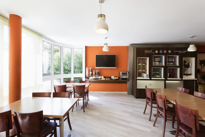 Imagen del bar/restaurante del Hotel Novotel Suites Montpellier. Foto 2