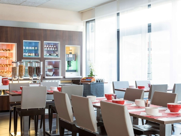 Imagen del bar/restaurante del Hotel Novotel Suites Nice Airport. Foto 4