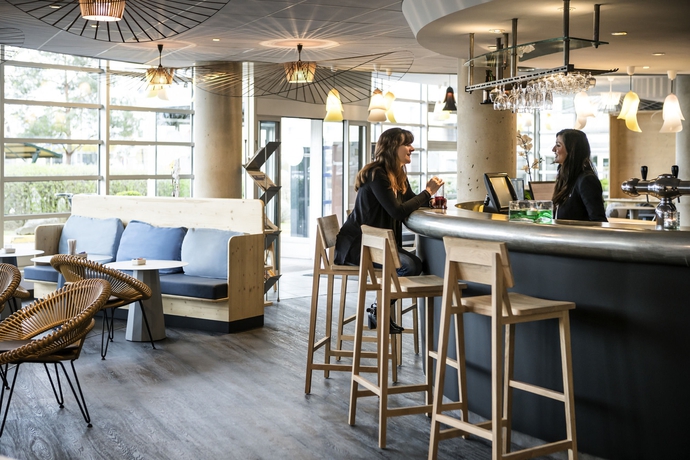 Imagen de los interiores del Hotel Novotel Suites Paris CDG Airport Villepinte. Foto 6