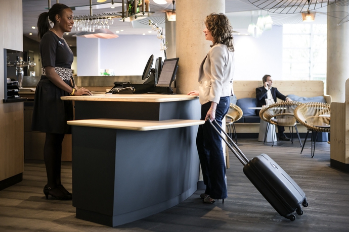 Imagen de los interiores del Hotel Novotel Suites Paris CDG Airport Villepinte. Foto 9