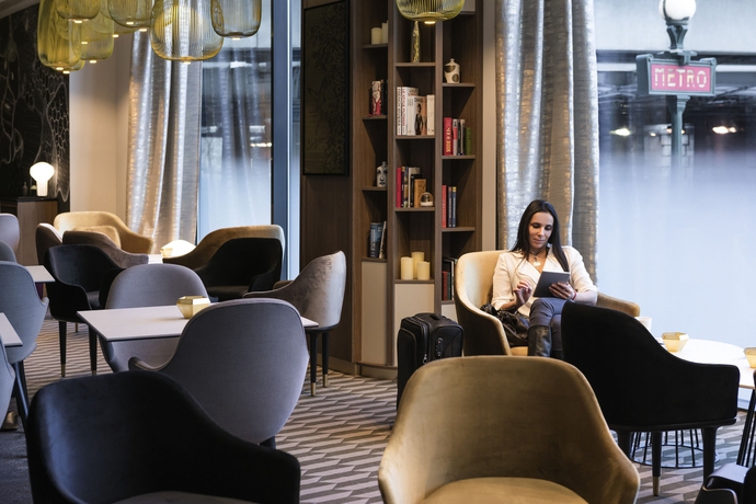 Imagen de los interiores del Hotel Novotel Suites Paris Expo Porte De Versailles. Foto 12