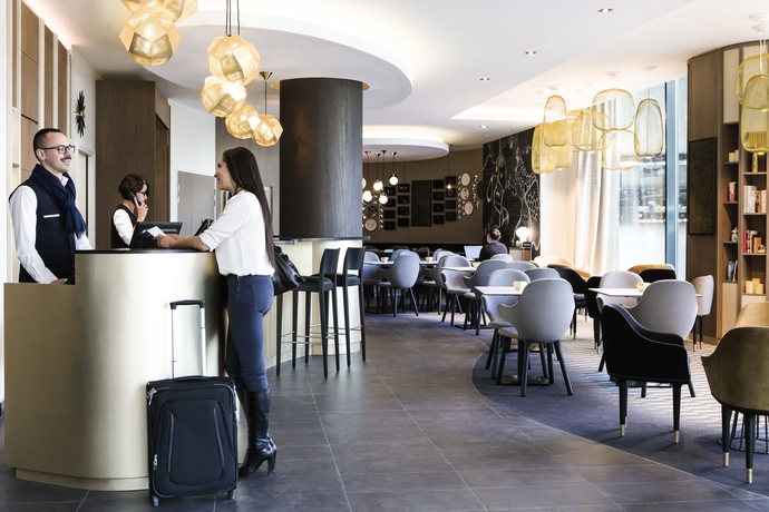 Imagen de los interiores del Hotel Novotel Suites Paris Expo Porte De Versailles. Foto 13