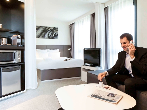 Imagen de la habitación del Hotel Novotel Suites Paris Issy Les Moulineaux. Foto 6