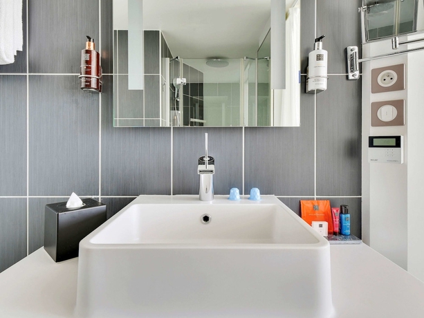Imagen de la habitación del Hotel Novotel Suites Paris Issy Les Moulineaux. Foto 13