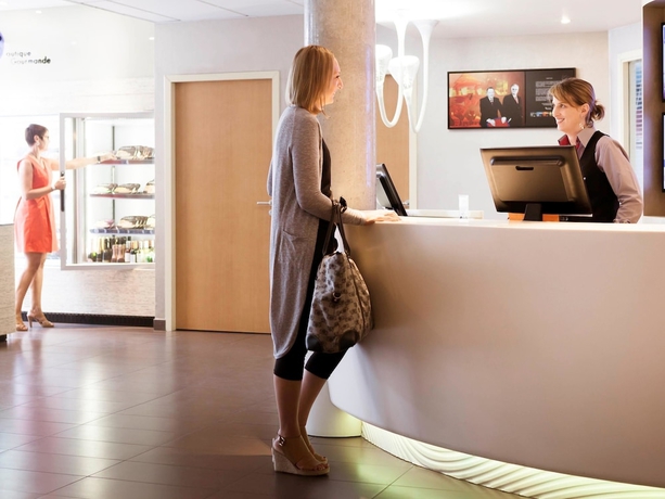 Imagen de los interiores del Hotel Novotel Suites Reims Centre. Foto 15