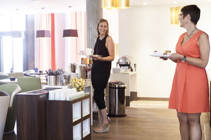 Imagen del bar/restaurante del Hotel Novotel Suites Reims Centre. Foto 3