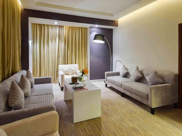 Imagen de la habitación del Hotel Novotel Suites Riyadh Center. Foto 4