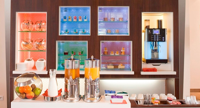 Imagen del bar/restaurante del Hotel Novotel Suites Wien City Donau. Foto 3