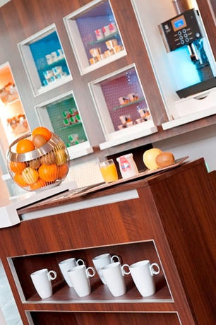 Imagen del bar/restaurante del Hotel Novotel Suites Wien City Donau. Foto 4