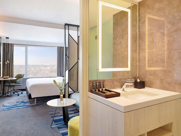 Imagen de la habitación del Hotel Novotel Suites Yogyakarta Malioboro. Foto 13