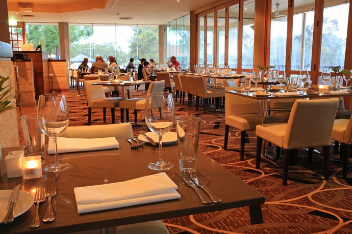 Imagen del bar/restaurante del Hotel Novotel Swan Valley Vines Resort. Foto 2