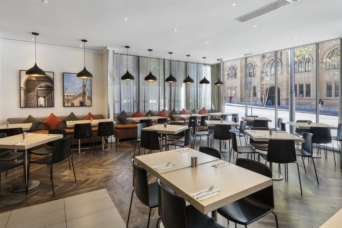 Imagen del bar/restaurante del Hotel Novotel Sydney City Centre. Foto 7