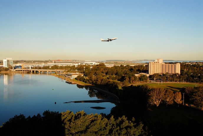 Imagen de los exteriores del Hotel Novotel Sydney International Airport. Foto 12