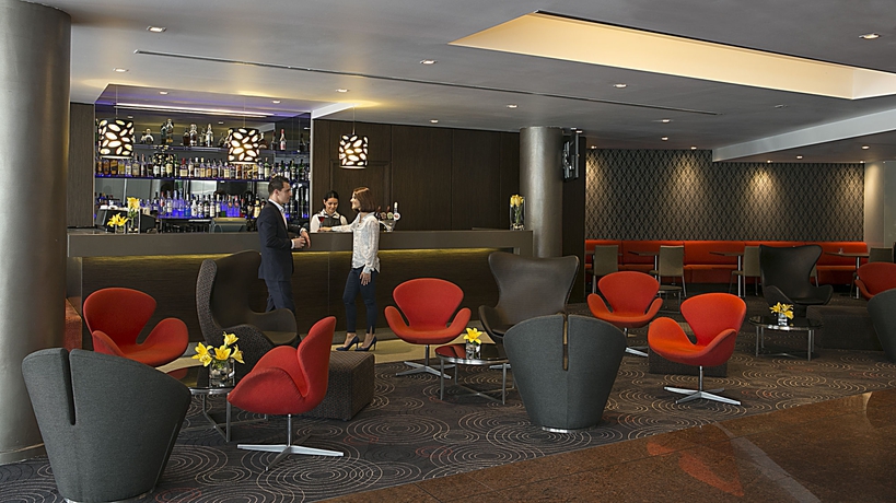 Imagen de los interiores del Hotel Novotel Sydney Parramatta. Foto 6