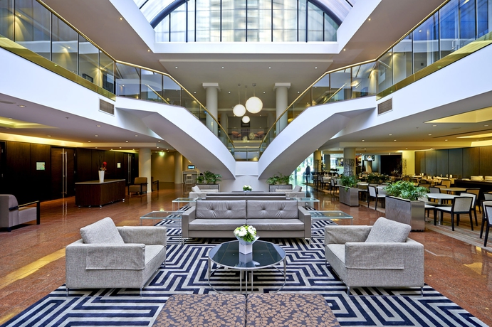 Imagen de los interiores del Hotel Novotel Sydney Parramatta. Foto 7